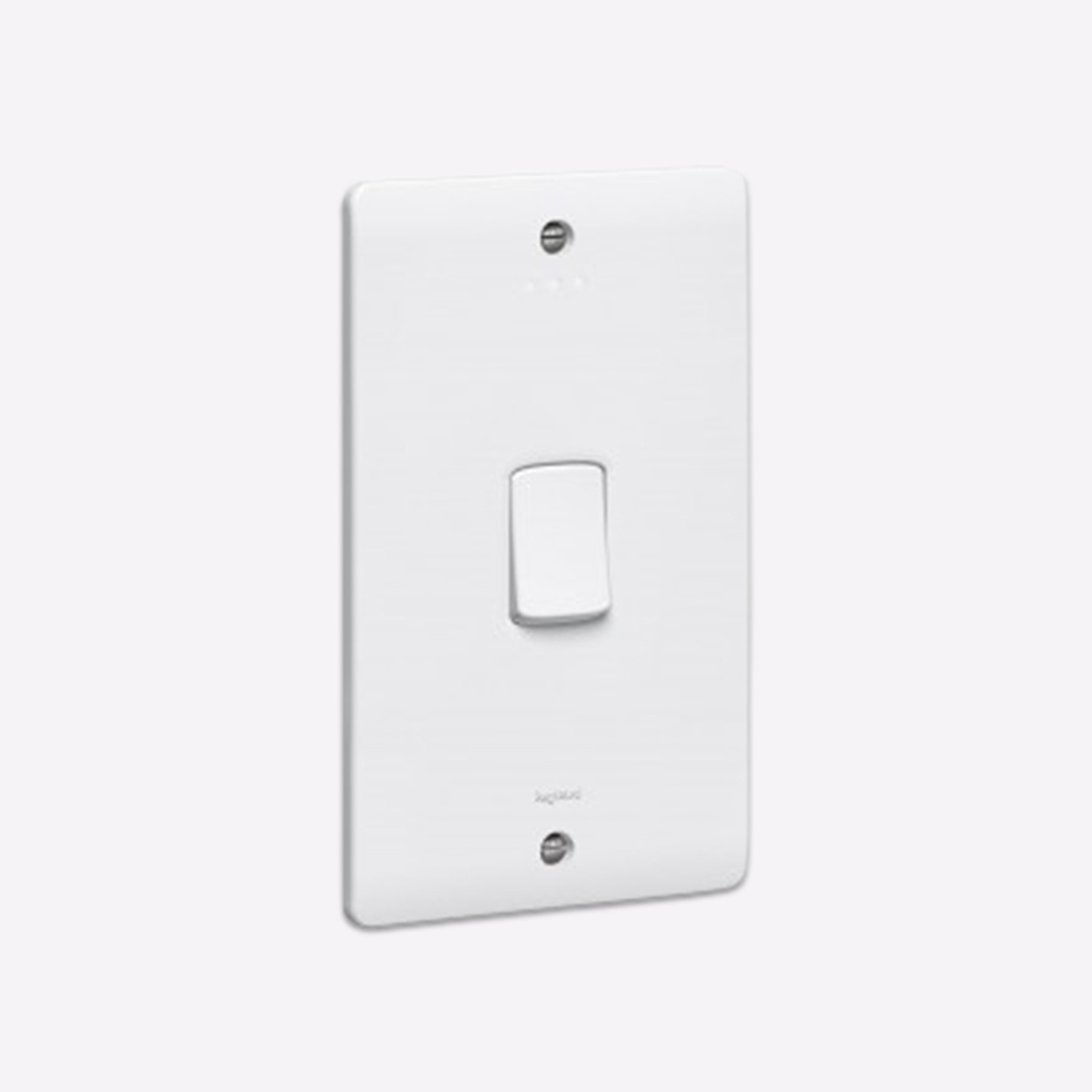 45A DP SWITCH + NEON SYNERGY WHITE 3X6 - LEGRAND | Plaza Middle East